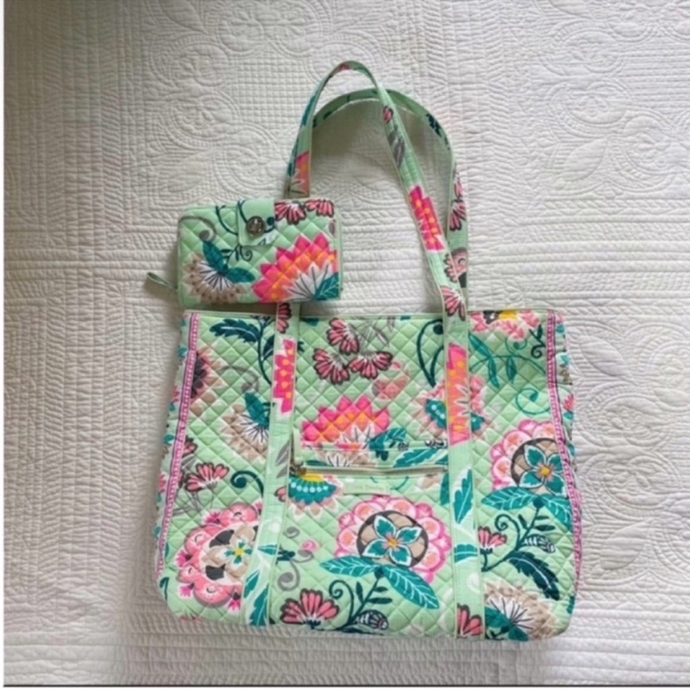 NWOT Vera Bradley Mint Flowers Tote with matching Turnlock Wallet
